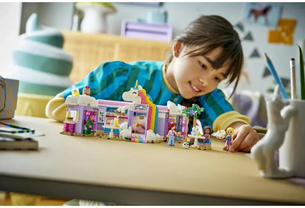 LEGO Friends 42684 Unicorn Dream Café - Toy Cake Shop w/ 3 Mini Dolls, Cash Register & Play Food Accessories incl. Cupcakes - Birthday Gift for 6+ Year Old Girls