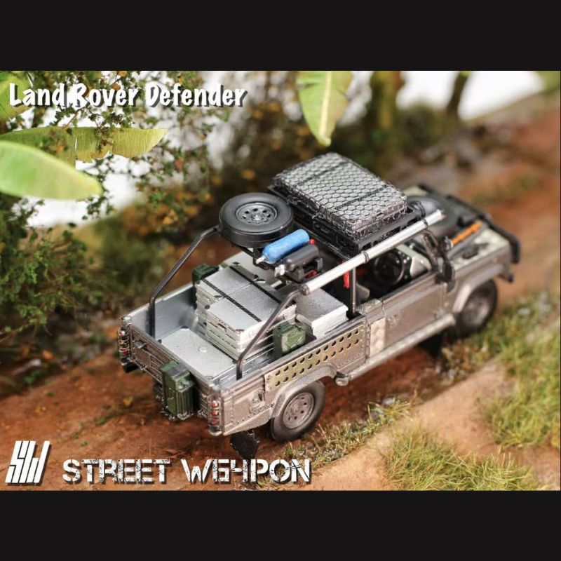 Street Weapon 1:64 Land Rover Defender Pick Up – Tomb Raider Silver Movie Version Diecast Model with Accessories