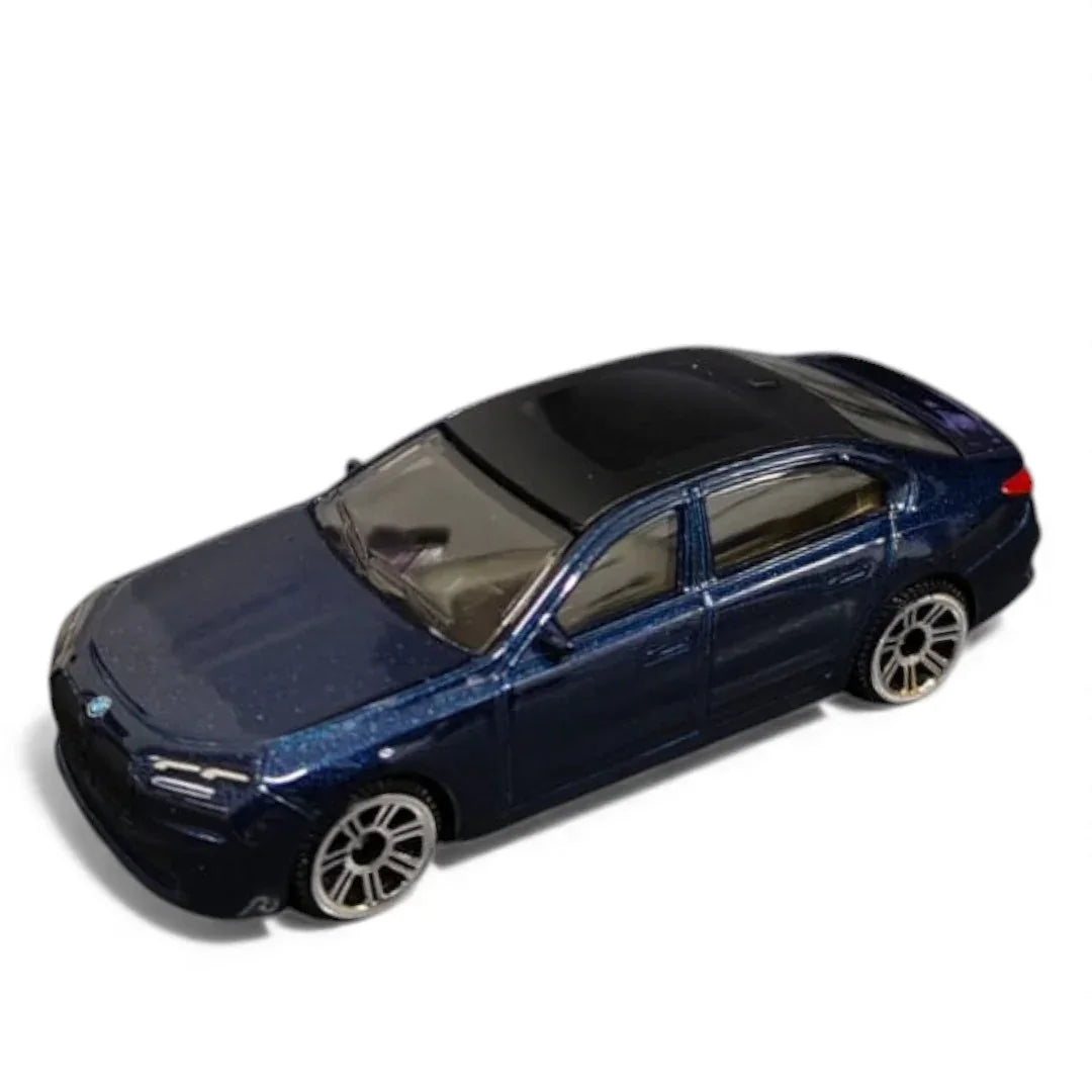 CCA 1:72 BMW i7 | Magnetic Series Blue Diecast Scale Model Car