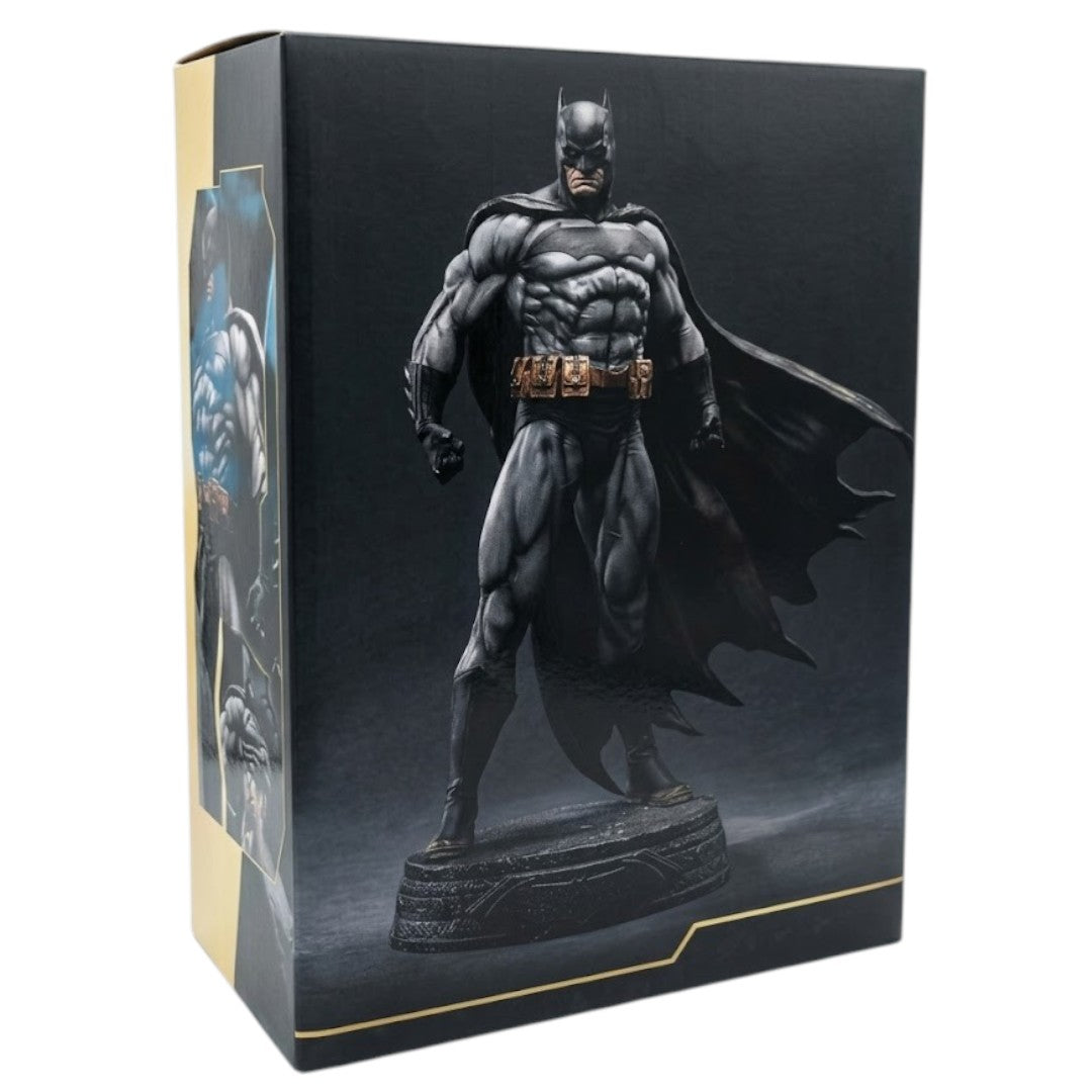 DC Batman Collectible Statue (38 cm) – Dark Knight Superhero Display Figure with Cape & Base