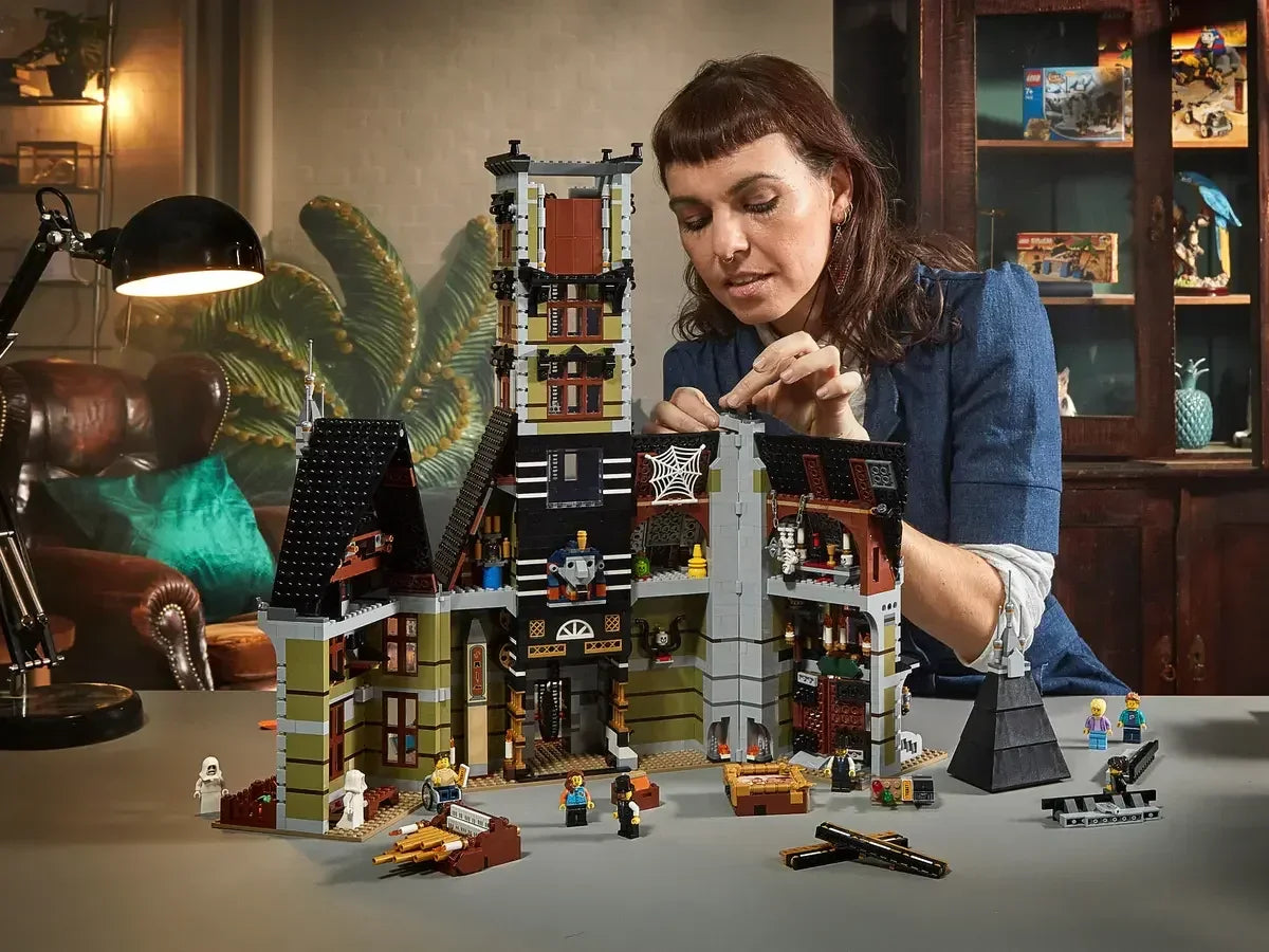 LEGO 10273  Haunted House  Building Kit (3,231 Pieces)