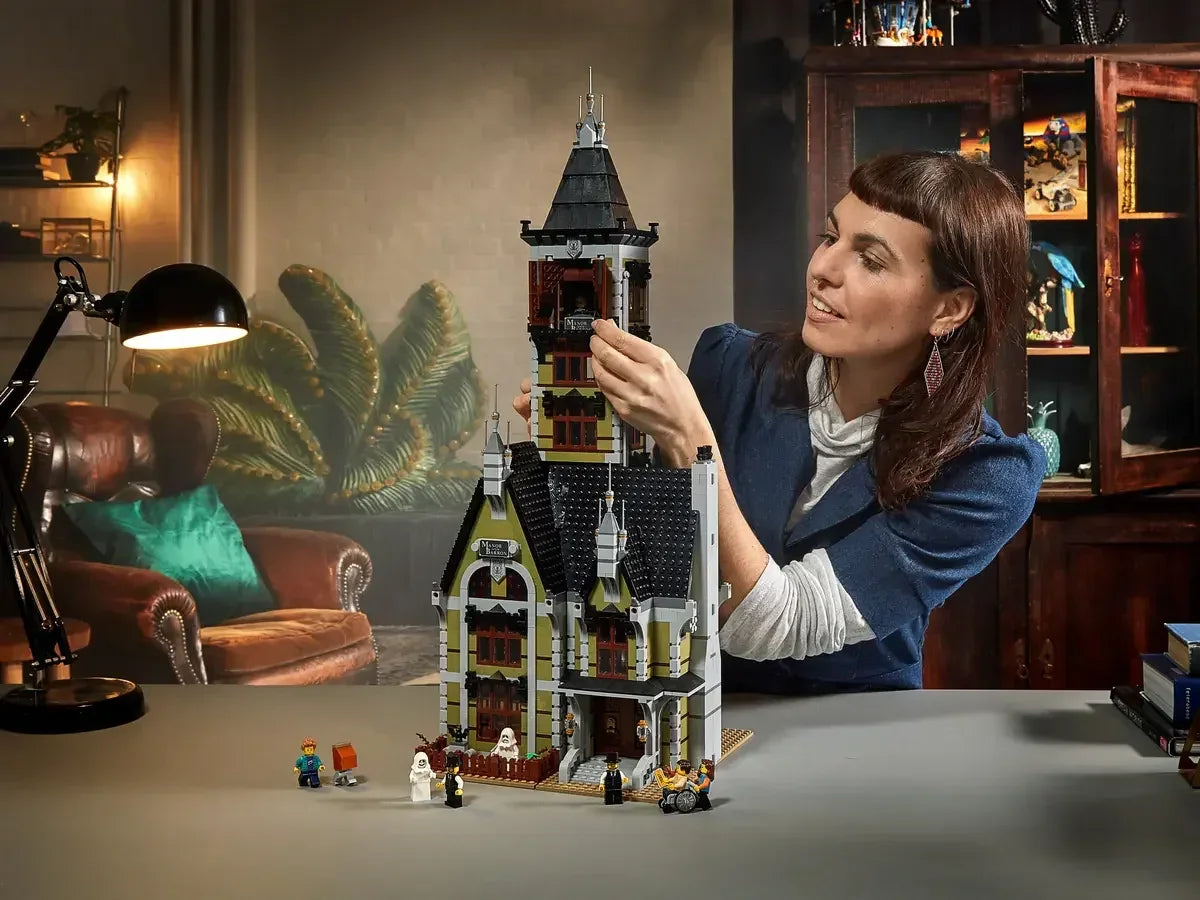 LEGO 10273  Haunted House  Building Kit (3,231 Pieces)
