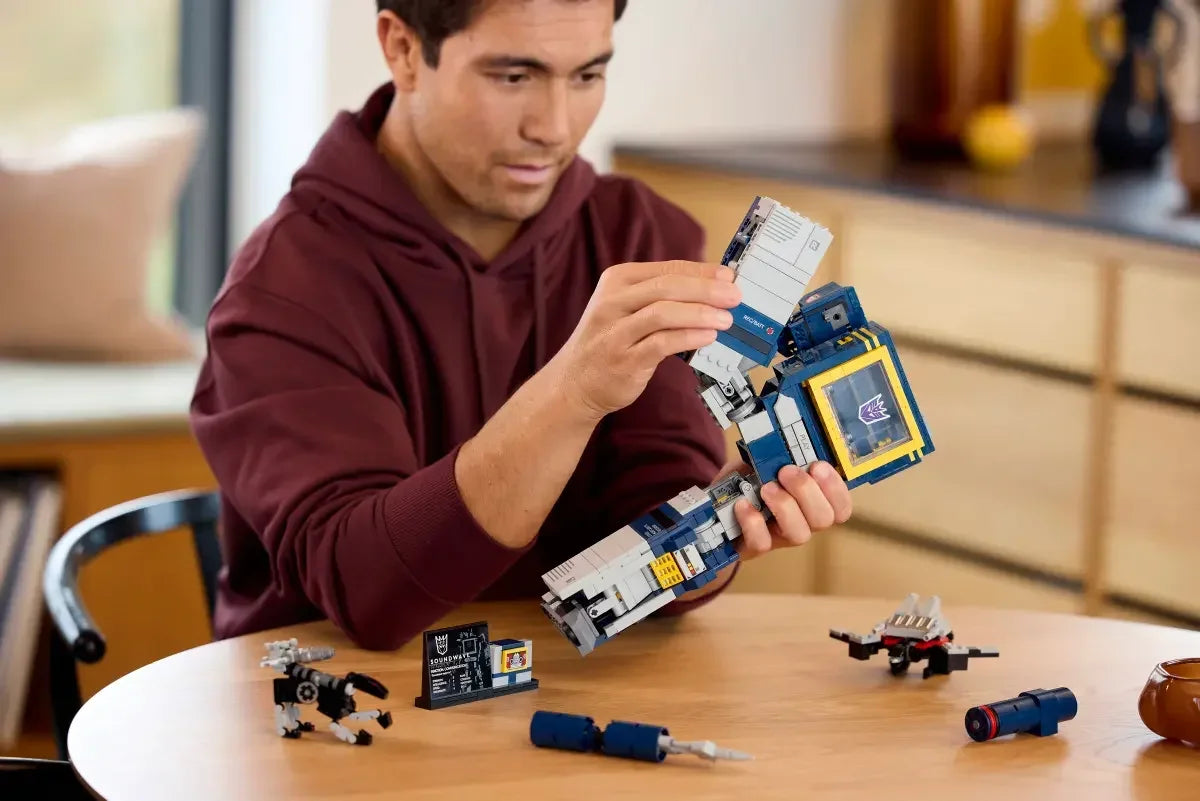 LEGO Icons 10358 Transformers: Soundwave Building Set – 1505 Pieces, Transforming Robot & Cassette Player Model