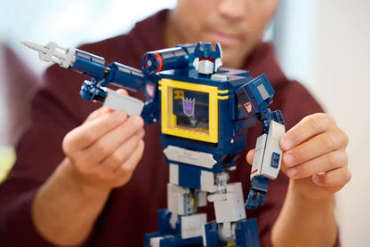 LEGO Icons 10358 Transformers: Soundwave Building Set – 1505 Pieces, Transforming Robot & Cassette Player Model