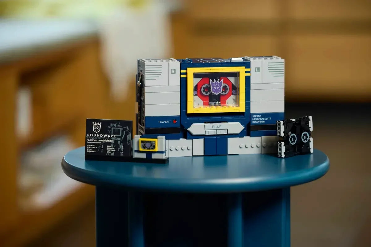 LEGO Icons 10358 Transformers: Soundwave Building Set – 1505 Pieces, Transforming Robot & Cassette Player Model