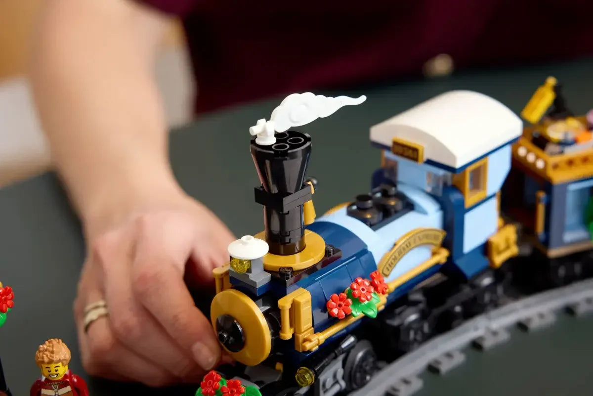 LEGO 10361 Holiday Express Train – Christmas Building Set (956 Pieces) | Festive Collectible Train Toy For Adults & Kids