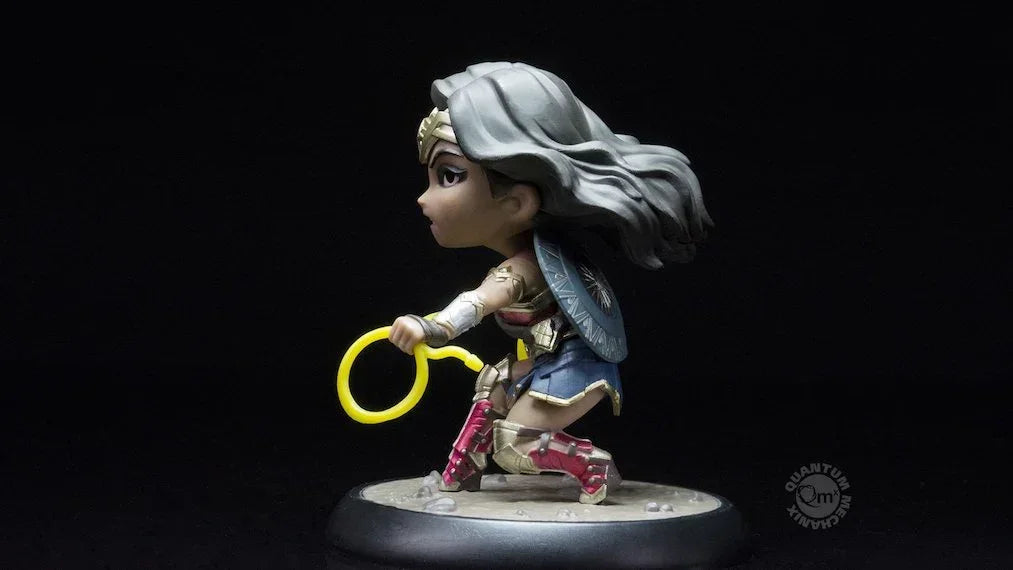Justice League – Wonder Woman Q-Fig Diorama by Quantum Mechanix (QMx) - Jaiman Toys