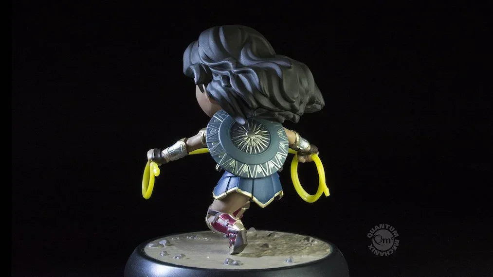 Justice League – Wonder Woman Q-Fig Diorama by Quantum Mechanix (QMx) - Jaiman Toys