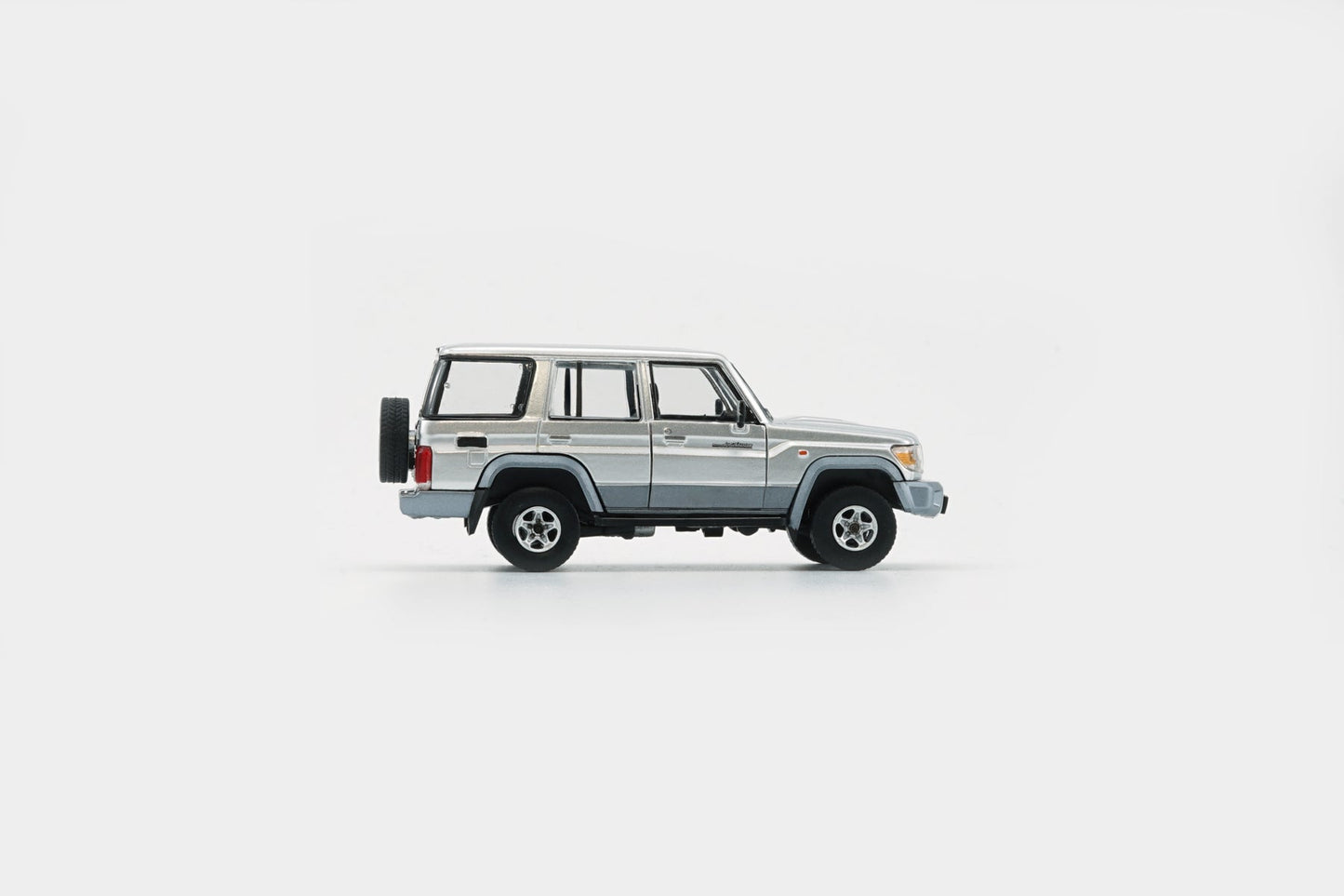 BM Creations 1:64 Toyota Land Cruiser LC76 Diecast Model Car | Premium Collectible with Opening Parts & Accessories | Three Color Variants