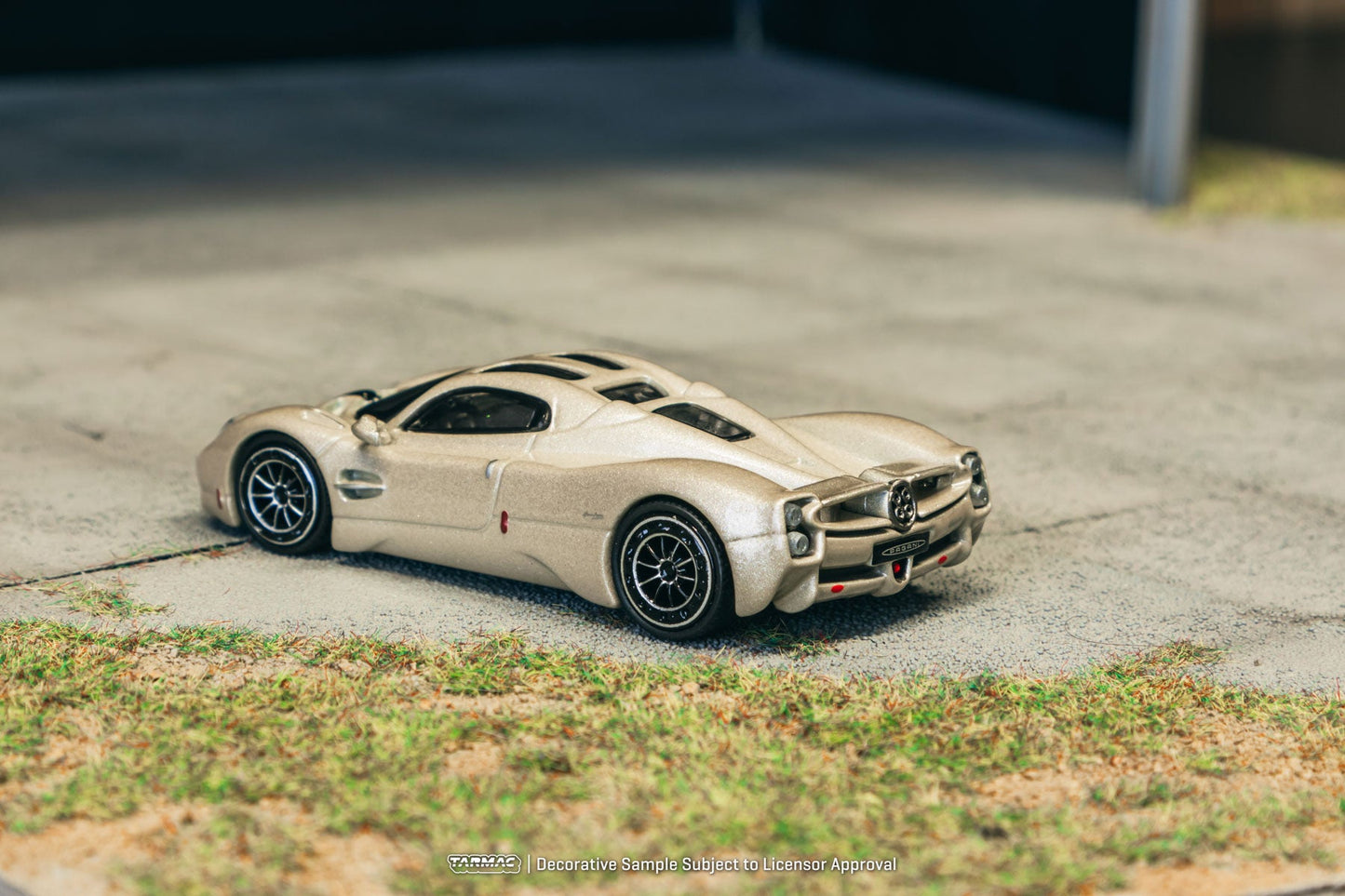 Tarmac Works 1:64 Pagani Utopia Rinascimento T64G-TL055-BI