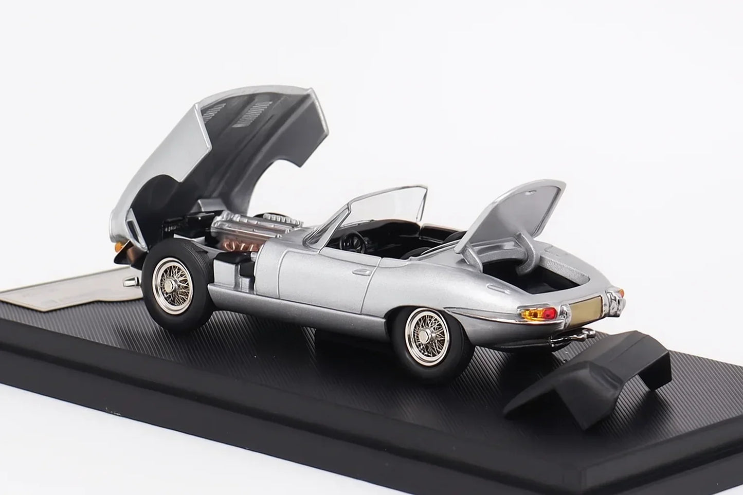 1/64 GFCC Jaguar E-Type 1961 Roadster Silver Diecast Car Model - Jaiman Toys