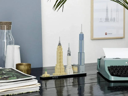 LEGO Architecture 21028 New York City Skyline Building Blocks for 12+ Yrs (598 Pcs)