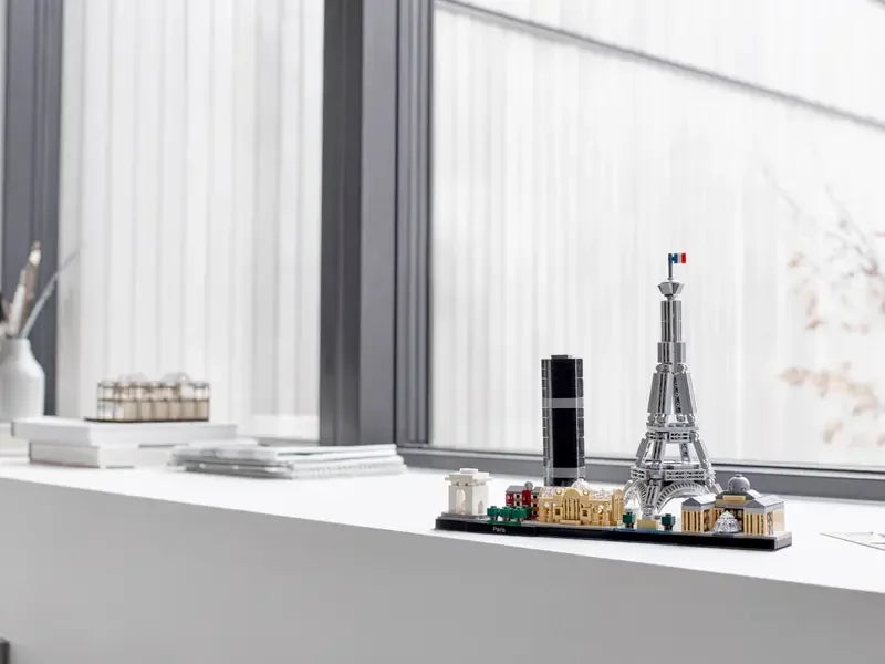 LEGO Architecture 21044 Paris Skyline, Collectible Model Building Kit with Eiffel Tower and The Louvre