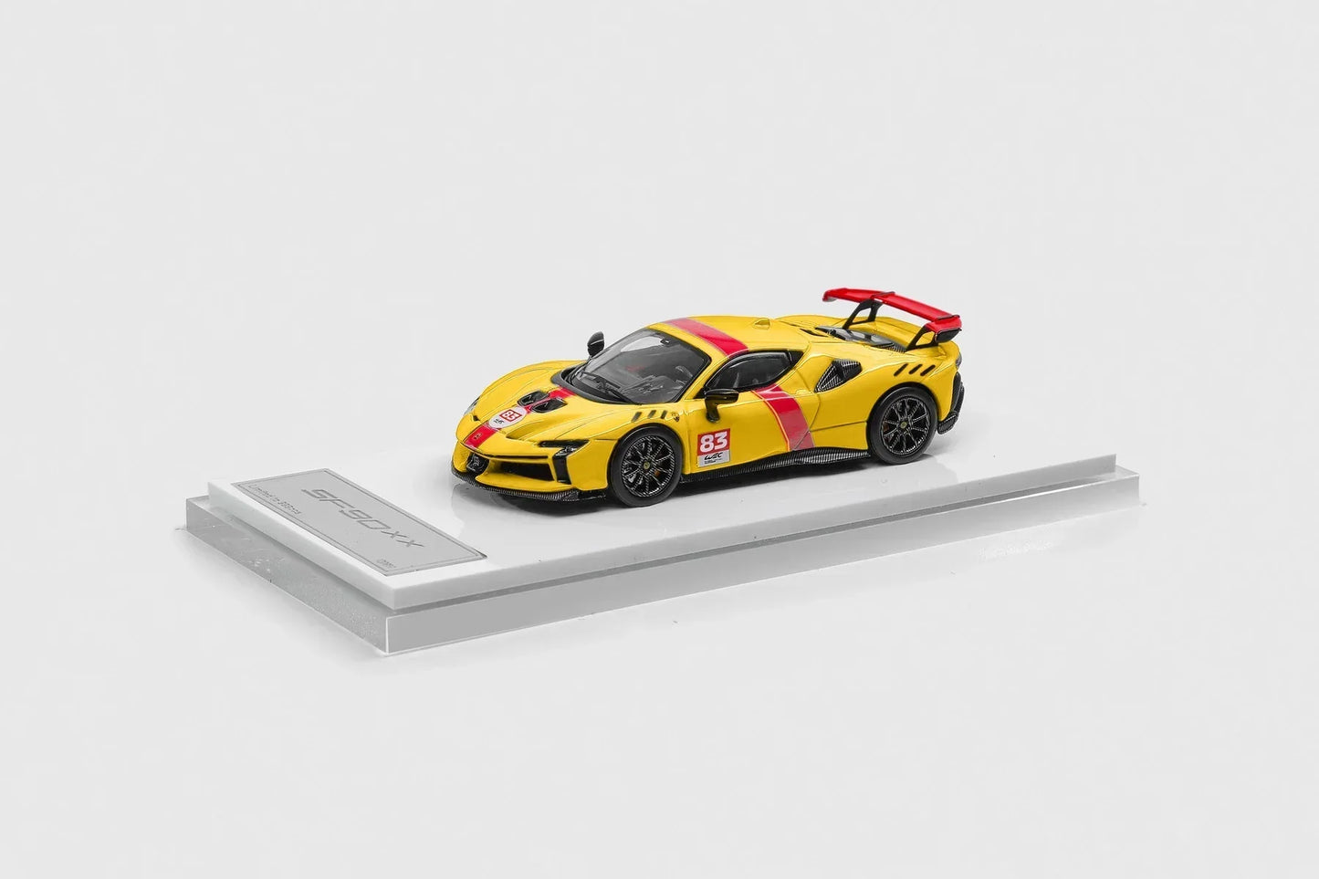 DMH 1:64 Diecast Ferrari Supercar SF90 XX Stradale Coupe Le Mans3 Racing Edition