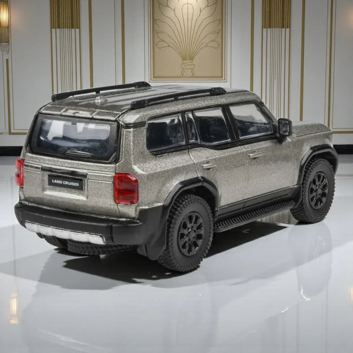 PARA 1:64 Toyota Land Cruiser LC250 2024 Meteor Silver LHD (Diecast Car)