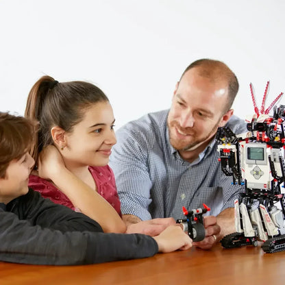 LEGO Mindstorms EV3 (31313) Programmable Robot Kit  601 Pieces, Ages 10+, Remote Control