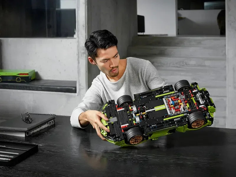 LEGO 42115 Technic Lamborghini Sián FKP 37  (3,696 Pieces)