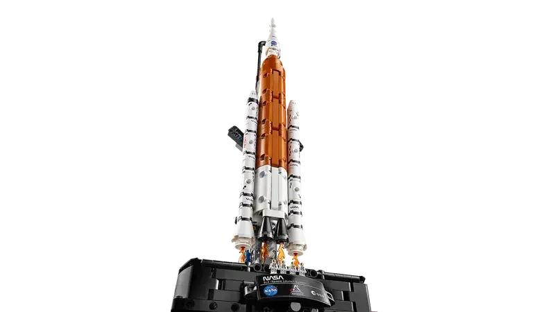 LEGO® 42221 Technic NASA Artemis Space Launch System Rocket | 632 Pieces | Ages 9+
