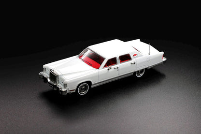 TC 1:64 1979 Lincoln Continental Town Car Die-Cast Model Car | Dual Variant Premium Classic American Luxury Collectible
