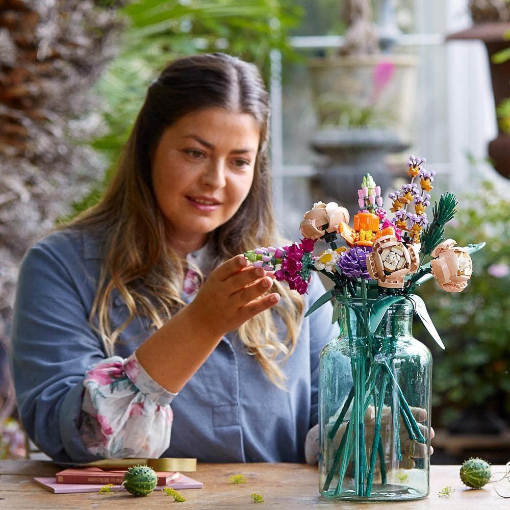 LEGO 10280 Flower Bouquet Building Kit (756 Pieces) ; Botanical Collection