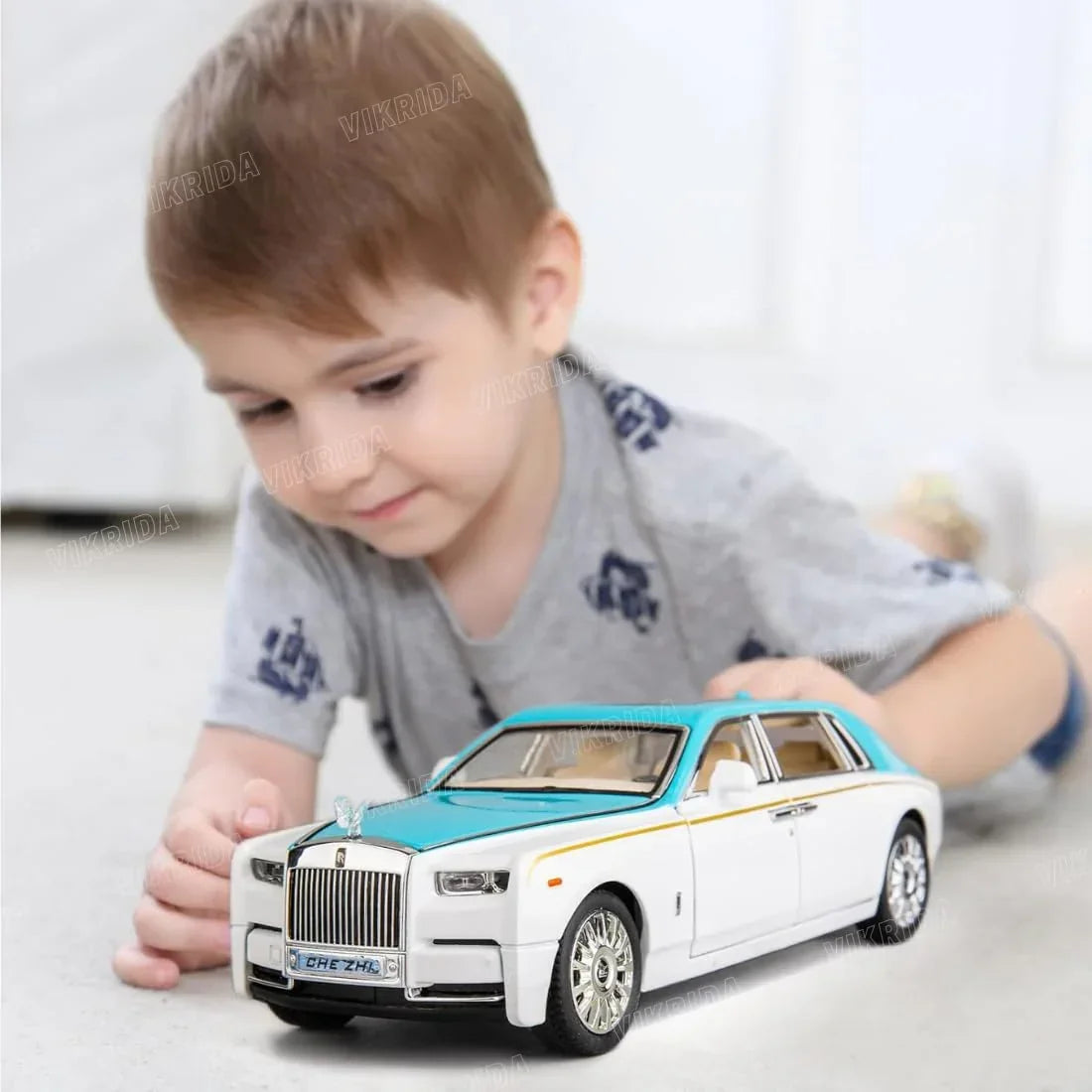 HQT 1:22 Rolls-Royce Phantom Diecast Model Car  Scale - Luxury Metal Toy Car with Openable Doors, Lights & Sound, Pull-Back Action