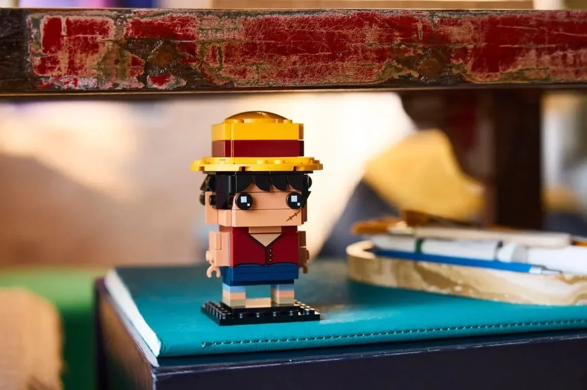 LEGO® 40799  BrickHeadz™ Monkey D. Luffy Figure –  Collectible Building Set (136 Pieces, Age 10+)