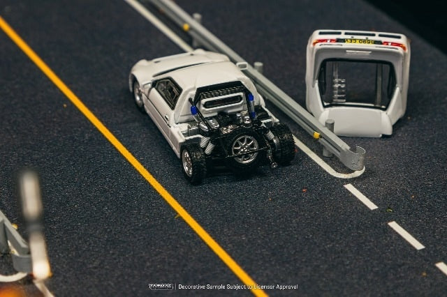 Tarmac Works 1:64 Ford RS200 White Diecast Car with Removable Bonnet (T64P-001-WH) – Detailed Collectible Model