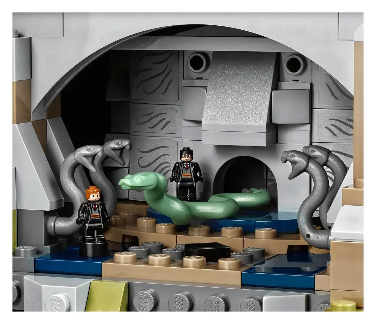 Lego 71043 Harry Potter Hogwarts Castle Building Set (6020 Piece)