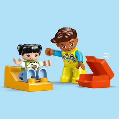 LEGO DUPLO 10447 Ambulance & Driver Set, Educational Montessori Toy for 2 Plus Year Old Toddlers, Boys & Girls, Great for Creative Play, Develops Logical Thinking, Role-Play and Fine Motor Skills