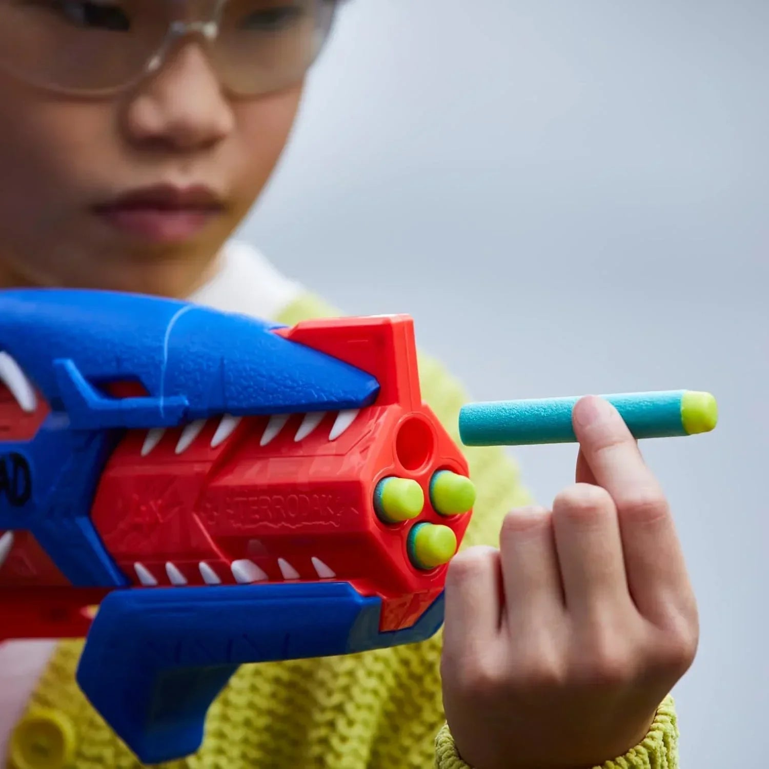 Nerf Dinosquad Terrodak, 4 Dart Blasting, Dart Storage, 12 Nerf Elite Darts, Dinosaur Design, Toy Foam Nerf Blaster for Kids - Jaiman Toys