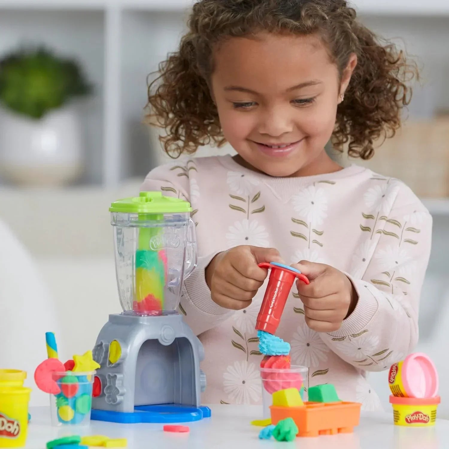 Play-Doh Swirlin’ Smoothies Playset – Toy Blender with Accessories, Arts & Crafts Dough Set for Kids 3+ - Jaiman Toys