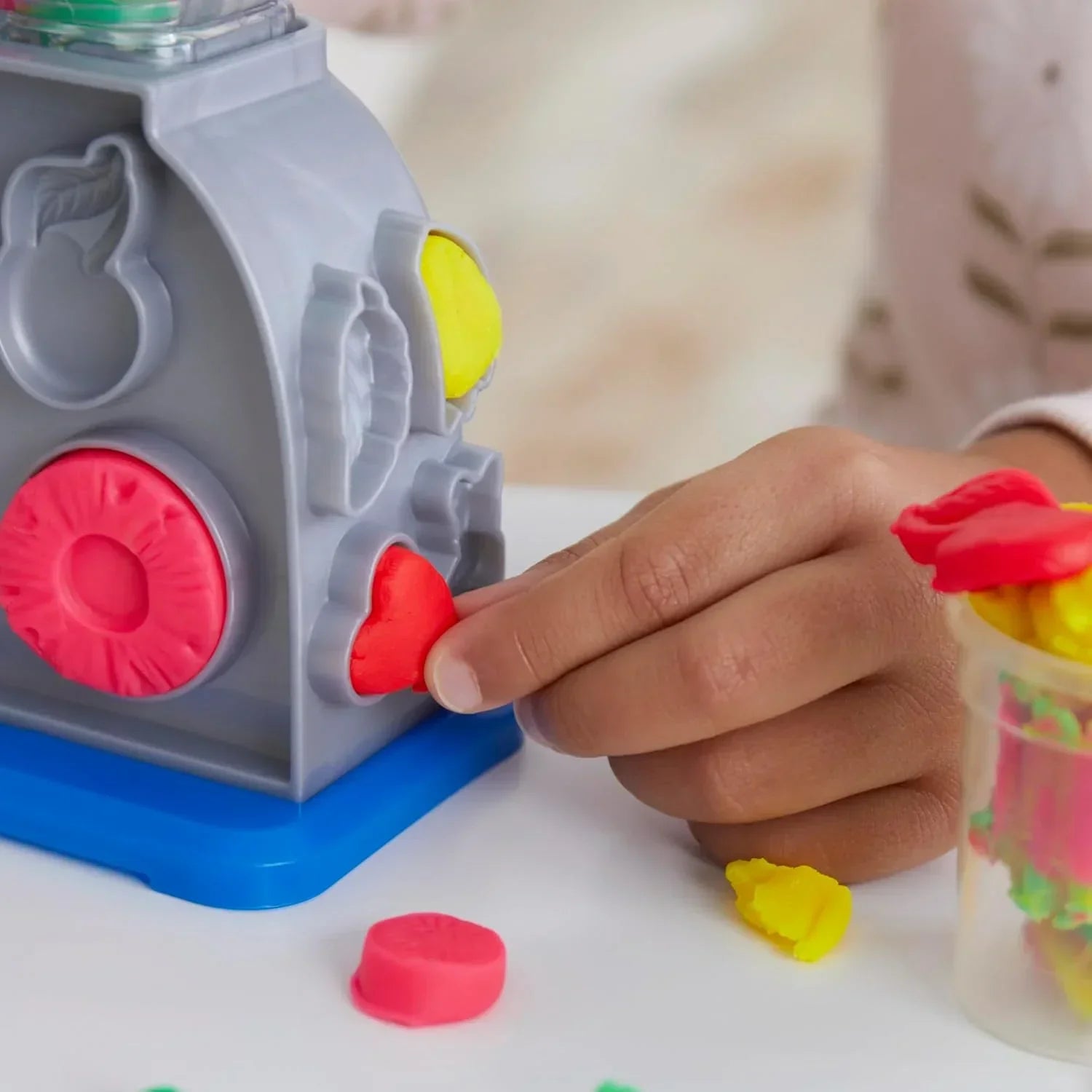 Play-Doh Swirlin’ Smoothies Playset – Toy Blender with Accessories, Arts & Crafts Dough Set for Kids 3+ - Jaiman Toys
