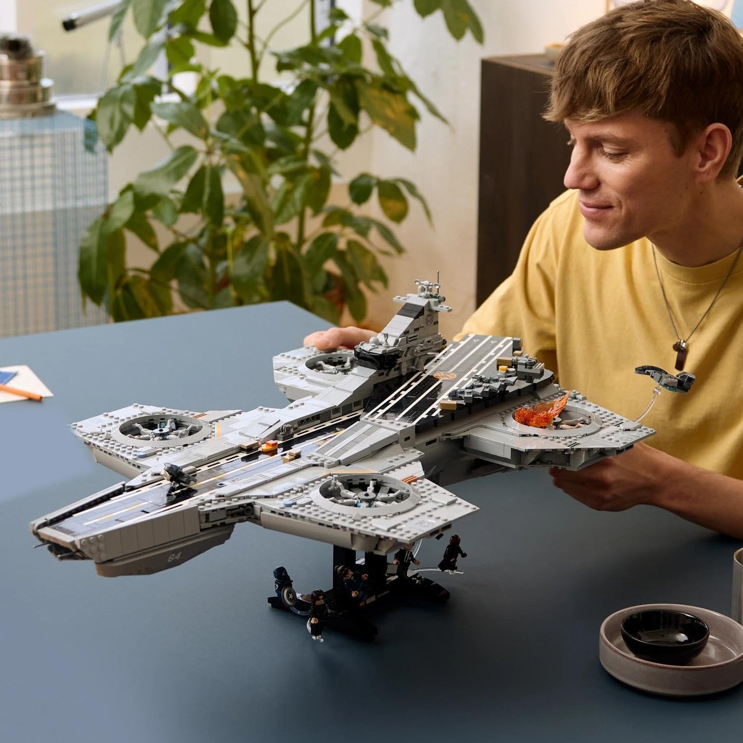 LEGO Marvel S.H.I.E.L.D. Helicarrier - Collectible Building Set for Adults, Ages 18+ - Marvel Bedroom or Home Office Decor - Includes 6 Minifigures - Gift for Men & Women - 76354