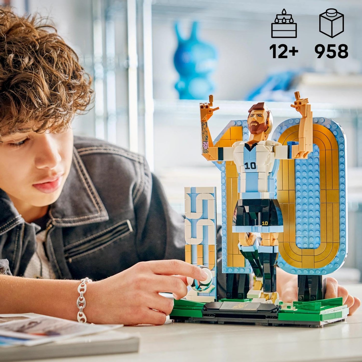 LEGO 43015 Editions Lionel Messi – Soccer Legend Building Set | Football Collectible Display Model for Kids & Fans