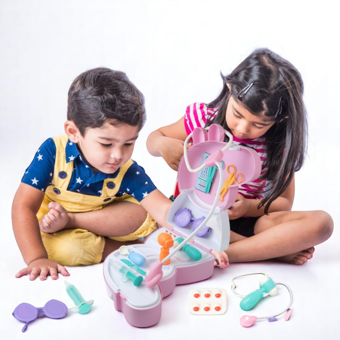 Peppa Pig Peppa's Medic Set Doctor Play Kit for Kids | Medical Role Play Toy Set with Stethoscope & Doctor Accessories | Portable Carry Case | Ages 3+