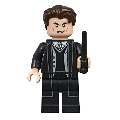 LEGO® Harry Potter™ Magical Treasury – Visual Guide to the Wizarding World with Exclusive Minifigure | DK Hardcover
