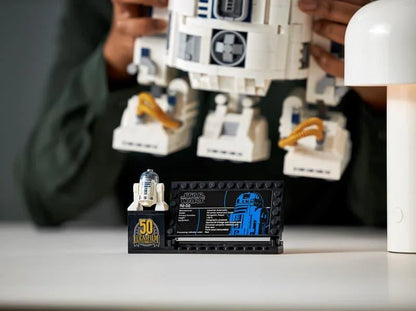 LEGO Star Wars 75308  R2-D2 Collectible Building Toy  (2,314 Pieces)