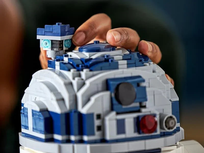 LEGO Star Wars 75308  R2-D2 Collectible Building Toy  (2,314 Pieces)