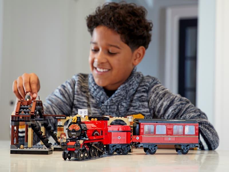 LEGO Harry Potter 75955 Hogwarts Express Toy Train Building Set Includes Model Train and Harry Potter Minifigures Hermione Granger and Ron Weasley (801 Pieces)