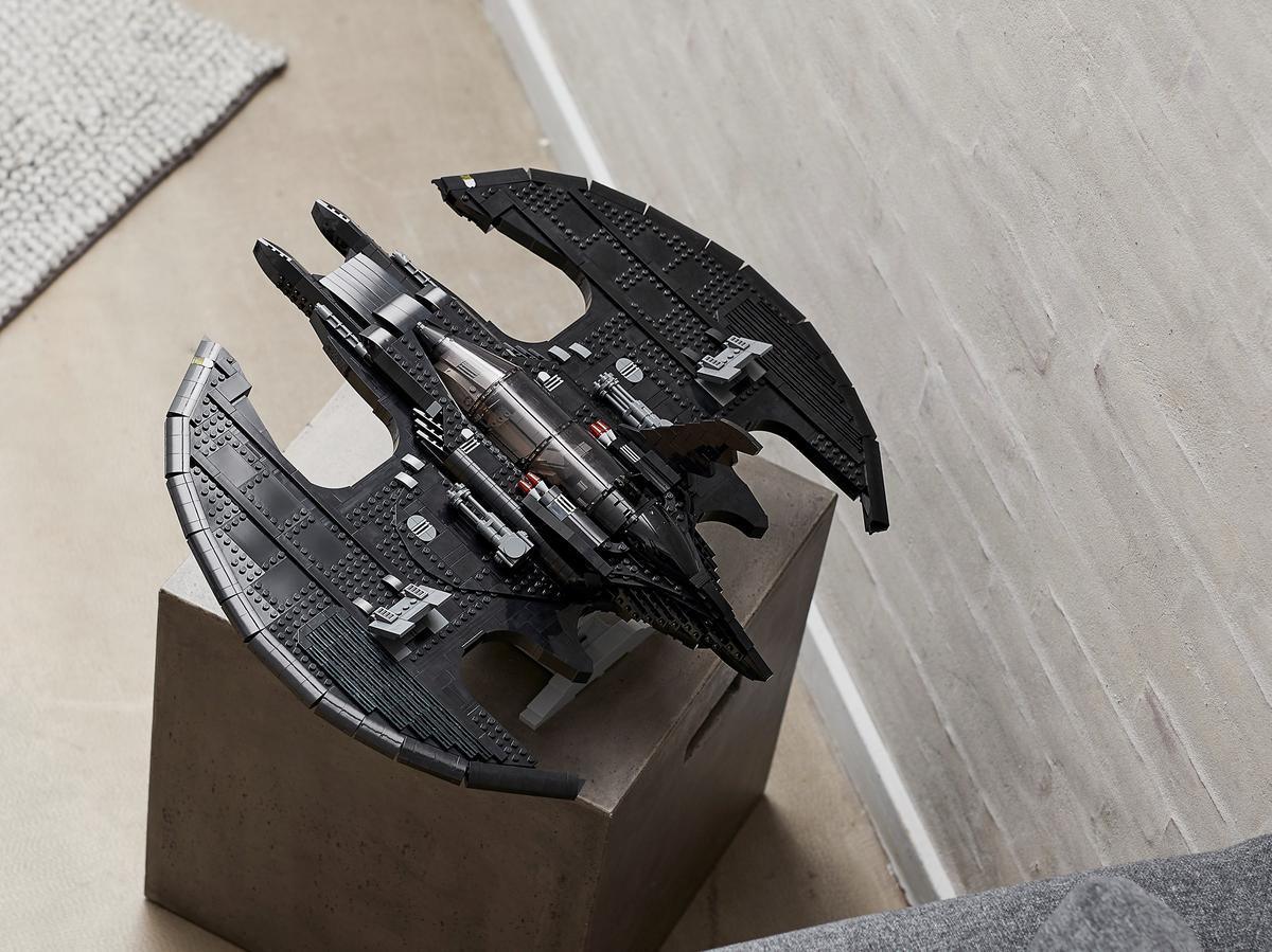 LEGO DC 76161 Batman 1989 Batwing – Buildable Superhero Display Kit
