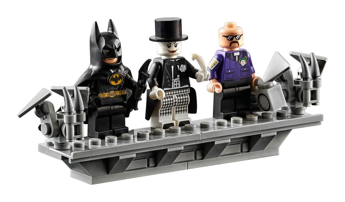 LEGO DC 76161 Batman 1989 Batwing – Buildable Superhero Display Kit