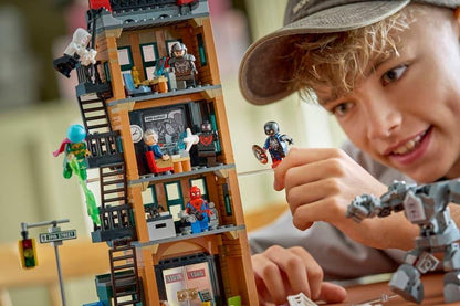 LEGO® 76342 Marvel Spider-Man vs. Mysterio: The Daily Bugle | 781 Pieces | Ages 10+