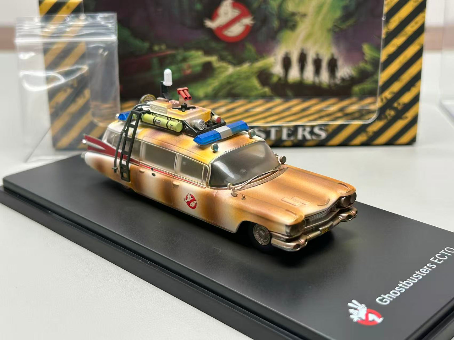 YS Model 1:64 Ghostbusters ECTO-1 Dirty Version Die-Cast Model Car | Movie Replica Collector Edition