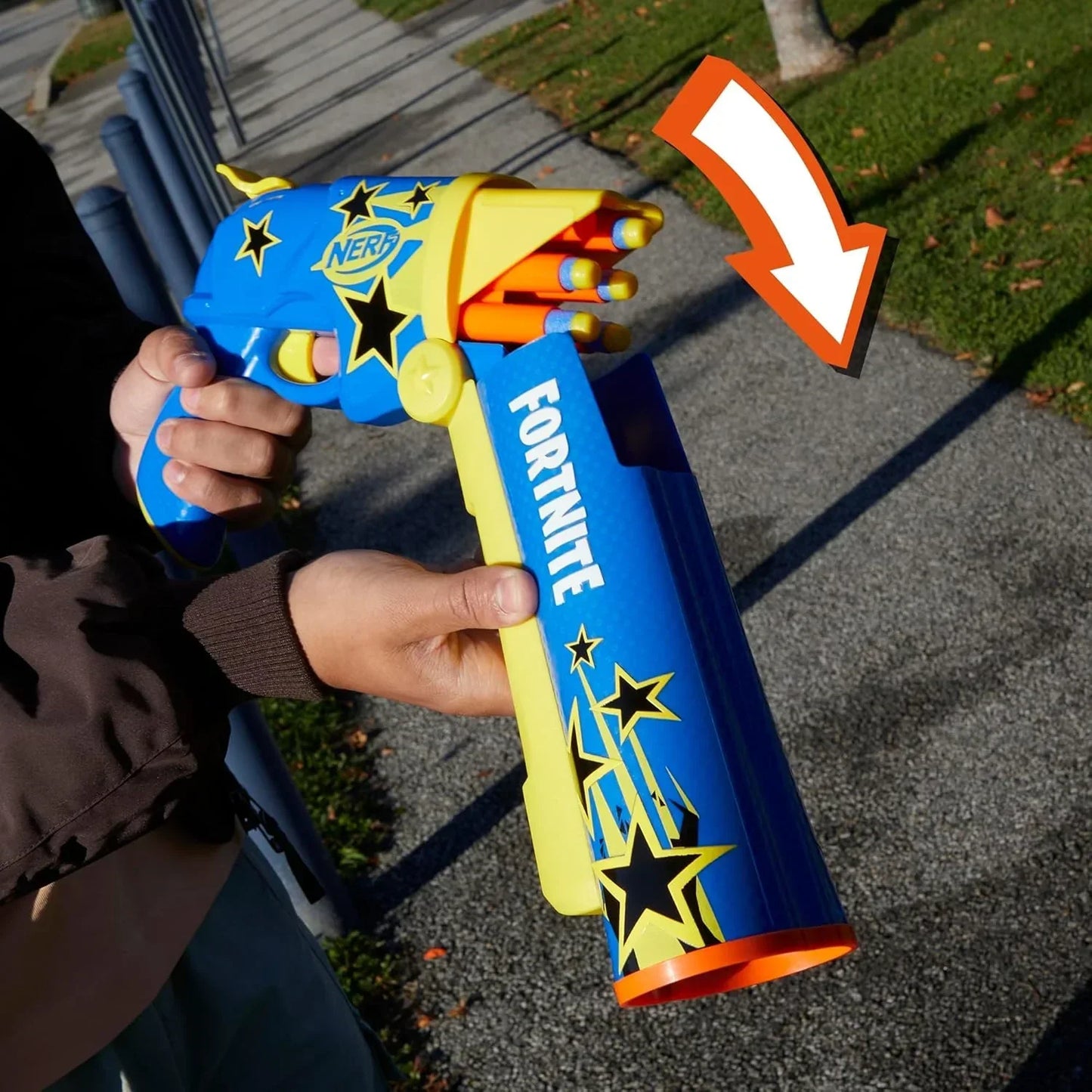 Nerf Fortnite Half Tone Hero Blaster, Bonus Code to Unlock Half Tone Hero Wrap in The Game, Break Open Loading, 12 Nerf Elite Darts - Jaiman Toys