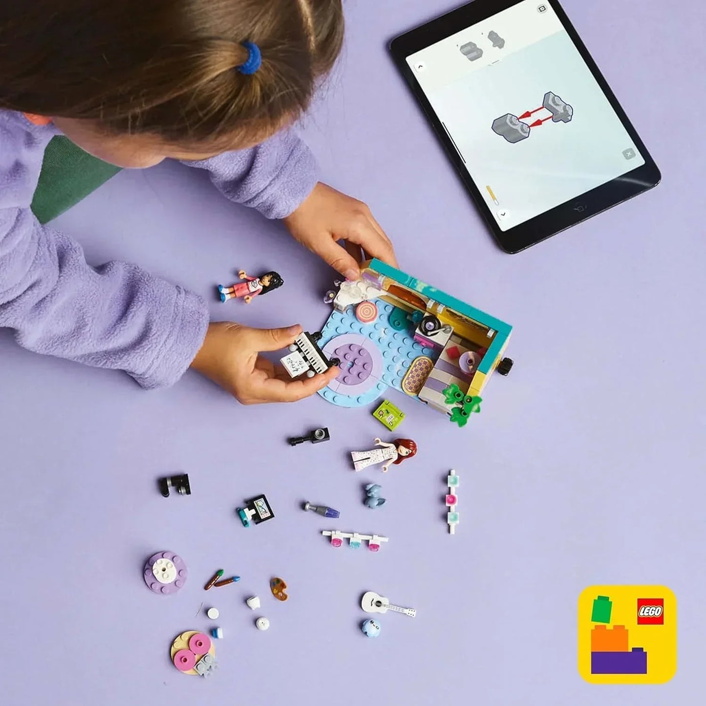 LEGO Friends 42647 Paisley’s Room Pretend Play Bedroom Playset for Kids, Gift for Girls and Boys Aged 6 Years Old and Over, Imaginative Building Kit with 2 Minidolls and a Bunny Figure