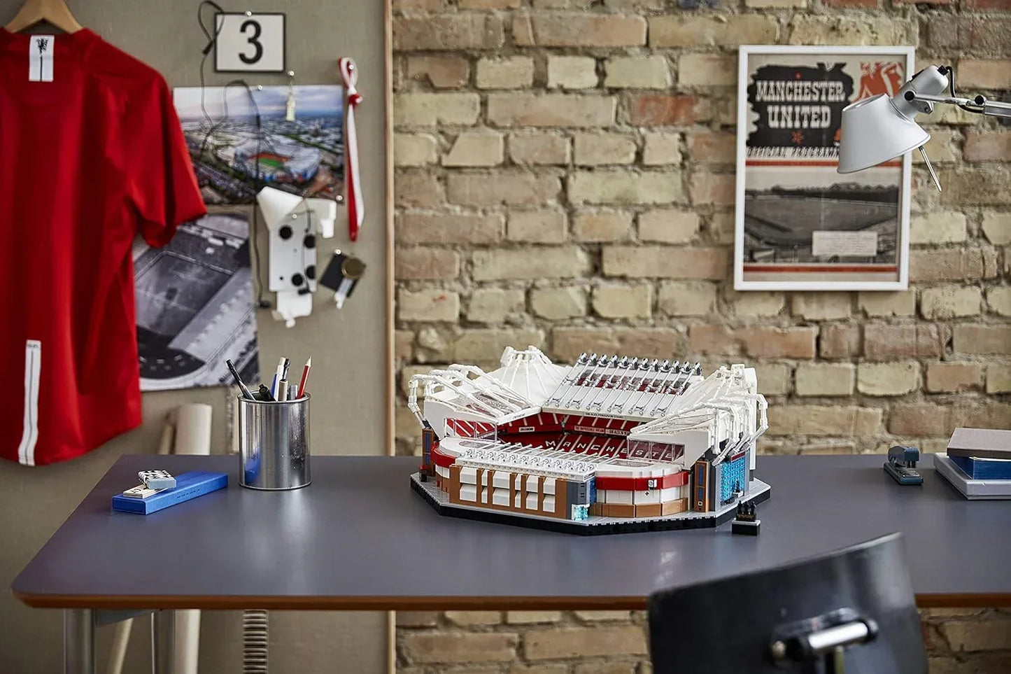LEGO Creator Expert Old Trafford - Manchester United 10272 Building Kit