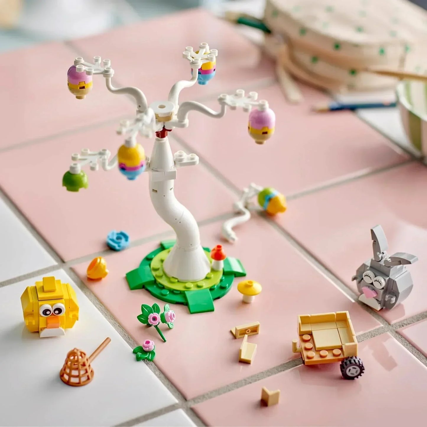 LEGO Easter 40808 Bunny and Chick Egg Hunt - Easter Toy w/Rabbit & Bird Animal Figures - Kids' Arts and Crafts Kit - Gift for 8+ Year Old Girls & Boys