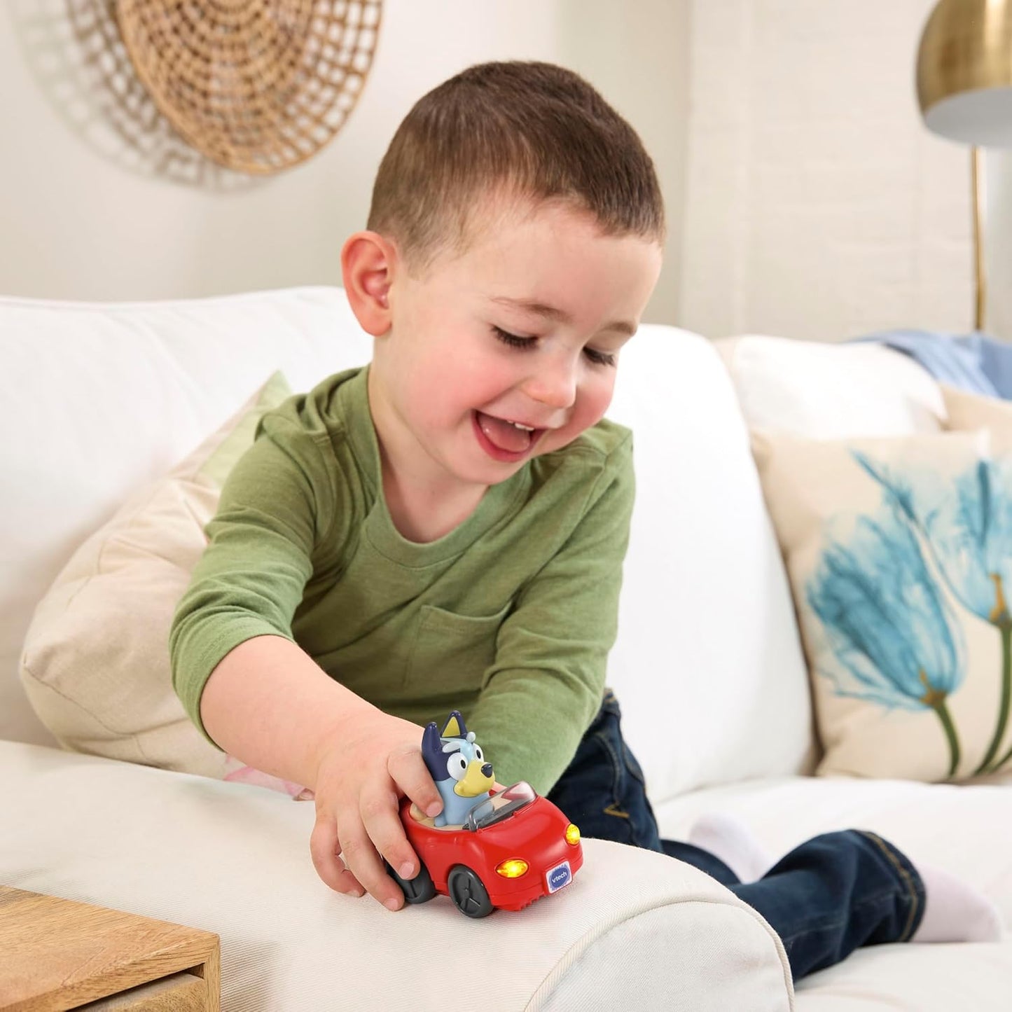 VTech Bluey Escape Convertible | Interactive Push-Along Toy Car with Bluey Figure, Sounds, Music & Pretend Play for Toddlers