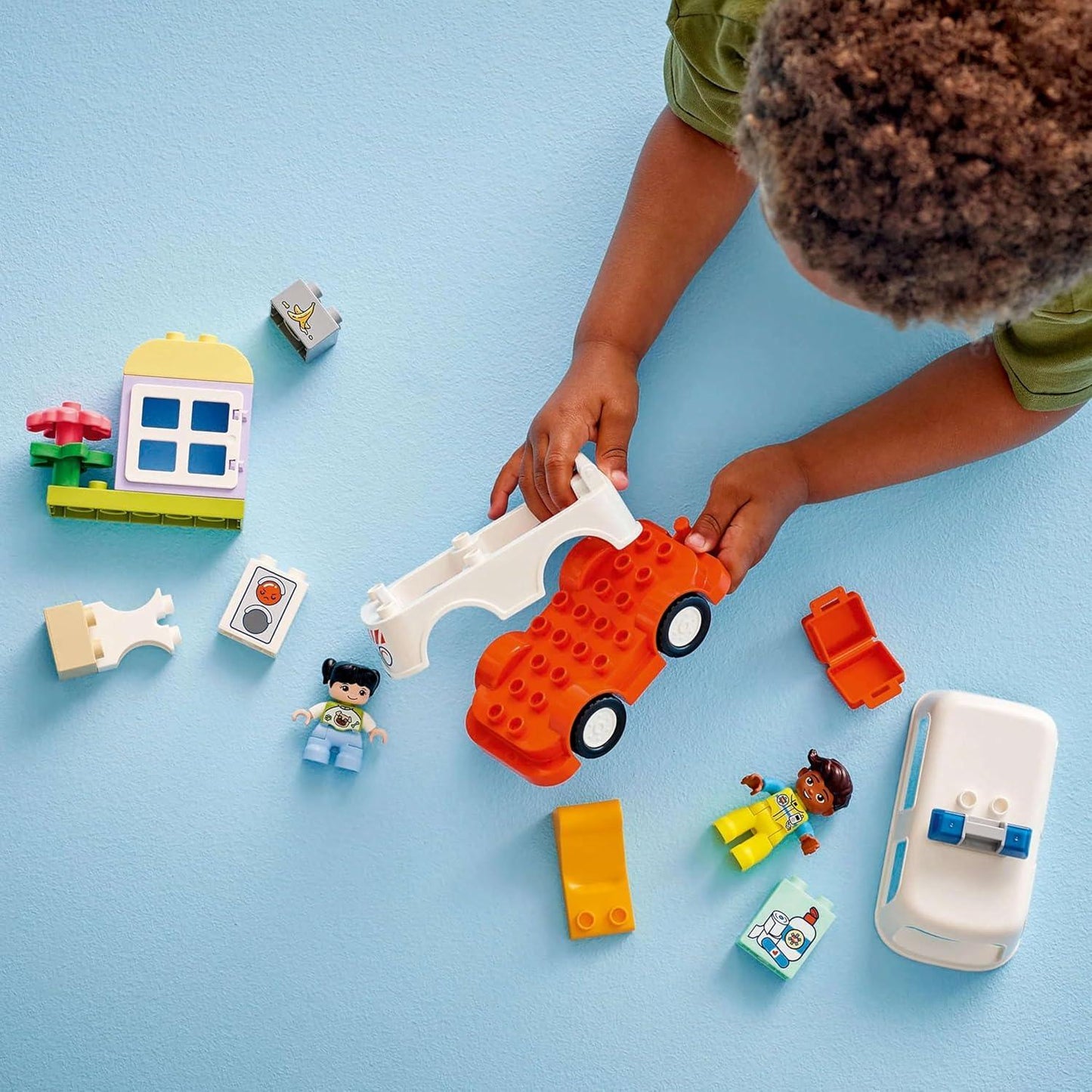 LEGO DUPLO 10447 Ambulance & Driver Set, Educational Montessori Toy for 2 Plus Year Old Toddlers, Boys & Girls, Great for Creative Play, Develops Logical Thinking, Role-Play and Fine Motor Skills