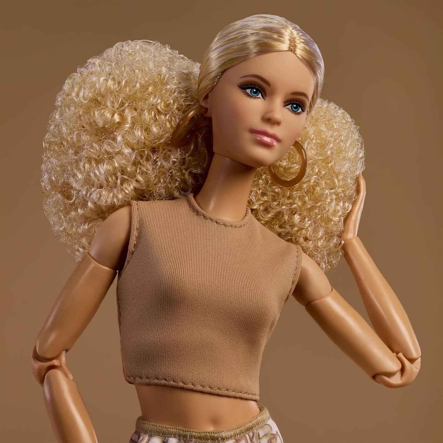Barbie Signature Barbie Basics Model 07 Fashion Doll | (11.5 inches) Fully Articulated Collector Doll with Blonde Curly Hair & Premium Fashion Outfit